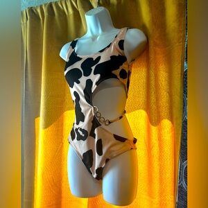 Women’s one piece bathing suit